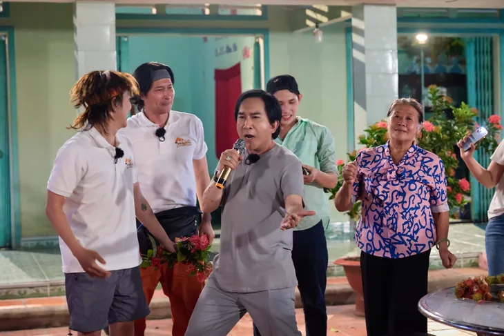 Đệ nhất mưu sinh: Kim Tử Long ăn xong bỏ chạy, Quỳnh Lý hết hồn vì không có tiền trả - Ảnh 10. Đệ nhất mưu sinh: Kim Tử Long ăn xong bỏ chạy, Quỳnh Lý hết hồn vì không có tiền trả - Ảnh 10.