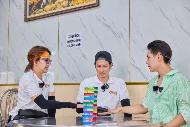Đệ nhất mưu sinh: Kim Tử Long ăn xong bỏ chạy, Quỳnh Lý hết hồn vì không có tiền trả - Ảnh 9. Đệ nhất mưu sinh: Kim Tử Long ăn xong bỏ chạy, Quỳnh Lý hết hồn vì không có tiền trả - Ảnh 9.