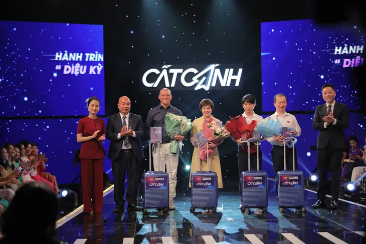 Cất cánh tháng 7: Hành trình kỳ diệu từ những ước mơ nhỏ bé - Ảnh 1. Cất cánh tháng 7: Hành trình kỳ diệu từ những ước mơ nhỏ bé - Ảnh 1.