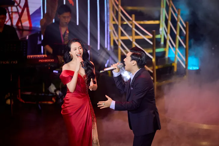 Nàng thơ Hà thành Dương Huệ song ca ngọt ngào với Mạnh Quỳnh, Quang Hà - Ảnh 4. Nàng thơ Hà thành Dương Huệ song ca ngọt ngào với Mạnh Quỳnh, Quang Hà - Ảnh 4.