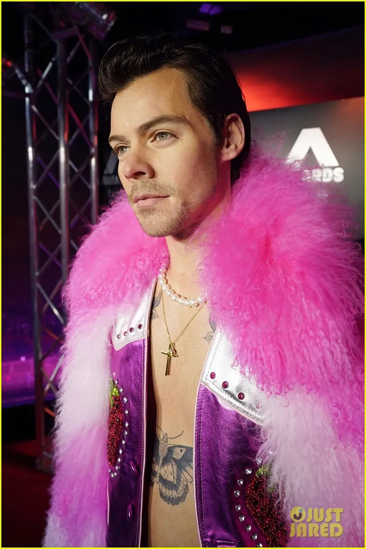 Harry Styles được tạc tượng sáp tại bảo tàng Anh - Ảnh 2. Harry Styles được tạc tượng sáp tại bảo tàng Anh - Ảnh 2.