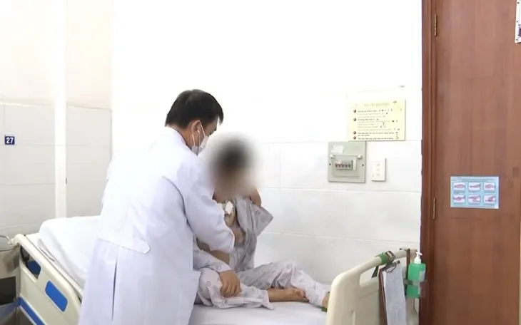 Cứu sống thanh niên ngừng tim, ngừng thở sau nhát dao chí mạng - Ảnh 1. Cứu sống thanh niên ngừng tim, ngừng thở sau nhát dao chí mạng - Ảnh 1.