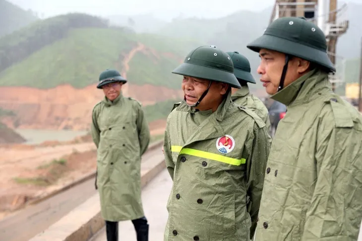 Ứng phó với bão số 1: Kiểm tra công tác phòng, chống bão tại Quảng Ninh - Ảnh 2. Ứng phó với bão số 1: Kiểm tra công tác phòng, chống bão tại Quảng Ninh - Ảnh 2.