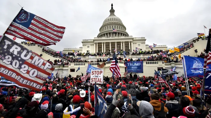Ông Trump dự đoán sẽ bị bắt liên quan tới vụ bạo loạn ở Đồi Capitol - Ảnh 1. Ông Trump dự đoán sẽ bị bắt liên quan tới vụ bạo loạn ở Đồi Capitol - Ảnh 1.