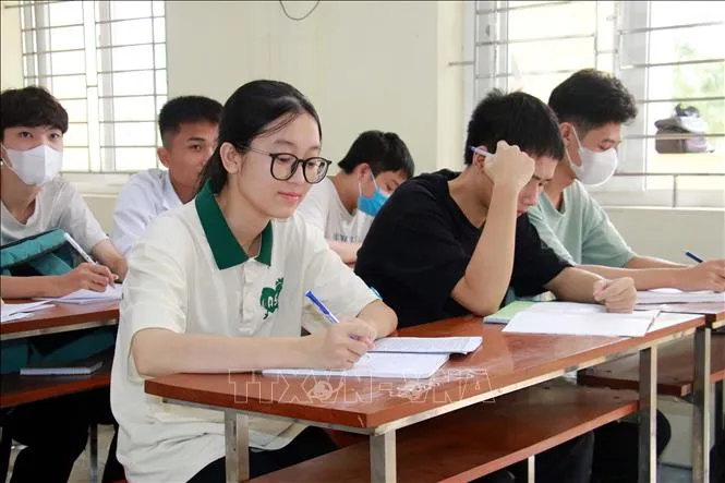 Bí quyết của nữ sinh Nam Định thủ khoa toàn quốc: Tự giác, kiên trì và chăm chỉ - Ảnh 4. Bí quyết của nữ sinh Nam Định thủ khoa toàn quốc: Tự giác, kiên trì và chăm chỉ - Ảnh 4.