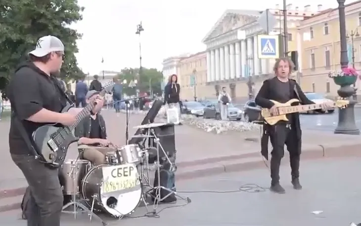 Âm nhạc đường phố - sức hút đặc biệt ở Saint Petersburg - Ảnh 1. Âm nhạc đường phố - sức hút đặc biệt ở Saint Petersburg - Ảnh 1.