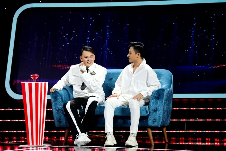 Vòng Xoay Lốc Xoáy - Tập 1: MC Minh Xù bất lực trước dàn khách mời lầy lội - Ảnh 4. Vòng Xoay Lốc Xoáy - Tập 1: MC Minh Xù bất lực trước dàn khách mời lầy lội - Ảnh 4.