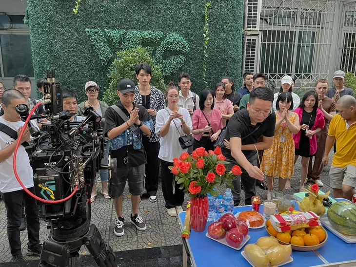 Huyền Lizzie tái xuất phim mới cùng dàn hot boy, hot girl - Ảnh 3. Huyền Lizzie tái xuất phim mới cùng dàn hot boy, hot girl - Ảnh 3.