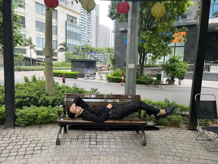 Sao Việt ngày 20/7: NSND Minh Hằng tìm được tài sản bị cướp, Bình An than thở vợ con đâu thấy cảnh này - Ảnh 2. Sao Việt ngày 20/7: NSND Minh Hằng tìm được tài sản bị cướp, Bình An than thở vợ con đâu thấy cảnh này - Ảnh 2.