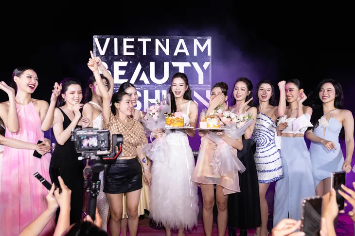 Nhan sắc tuổi 22 của Hoa hậu Đỗ Thị Hà - Ảnh 4. Nhan sắc tuổi 22 của Hoa hậu Đỗ Thị Hà - Ảnh 4.