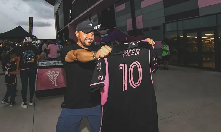 Hiệu ứng Lionel Messi với MLS và truyền thông thể thao Mỹ - Ảnh 1. Hiệu ứng Lionel Messi với MLS và truyền thông thể thao Mỹ - Ảnh 1.