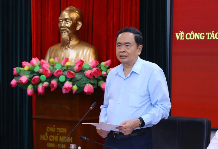 Bộ Chính trị kiểm tra công tác cán bộ - Ảnh 1. Bộ Chính trị kiểm tra công tác cán bộ - Ảnh 1.