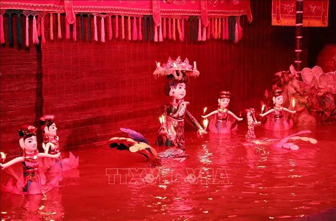Phu nhân Thủ tướng Malaysia ấn tượng với nghệ thuật múa rối nước của Việt Nam - Ảnh 1. Phu nhân Thủ tướng Malaysia ấn tượng với nghệ thuật múa rối nước của Việt Nam - Ảnh 1.