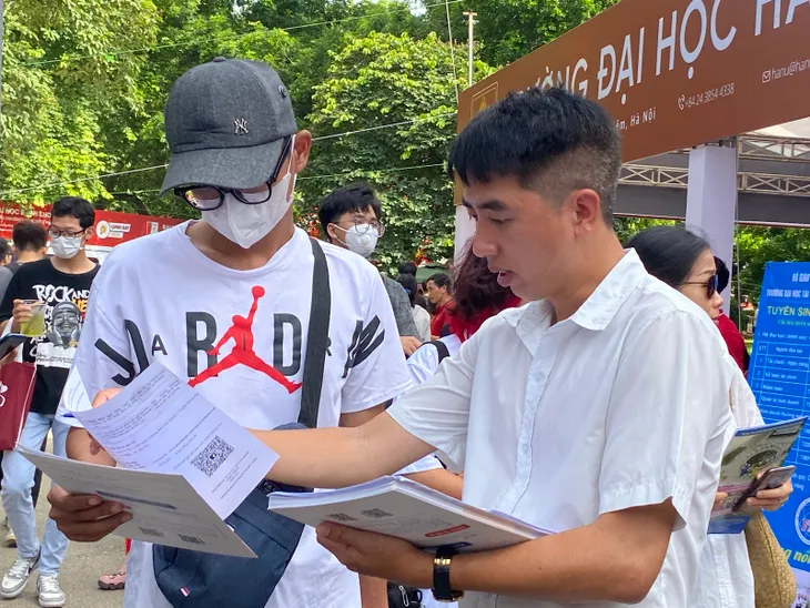 Đăng ký xét tuyển 2023: Không nên ‘bỏ trứng vào 1 giỏ’, cần có chiến thuật chọn trúng, chọn đúng - Ảnh 12. Đăng ký xét tuyển 2023: Không nên ‘bỏ trứng vào 1 giỏ’, cần có chiến thuật chọn trúng, chọn đúng - Ảnh 12.
