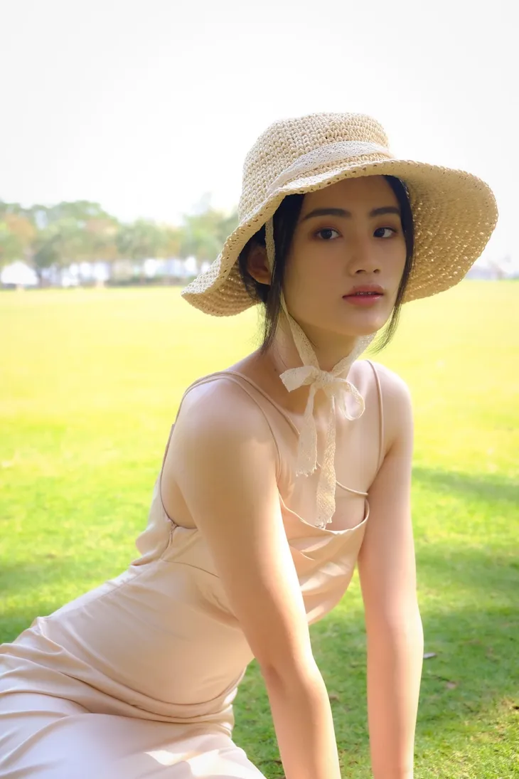 Đời thường của tân Miss World Vietnam 2023 Huỳnh Trần Ý Nhi: Cô gái đất Bình Định mạnh mẽ nhưng sợ... tiêm - Ảnh 10.