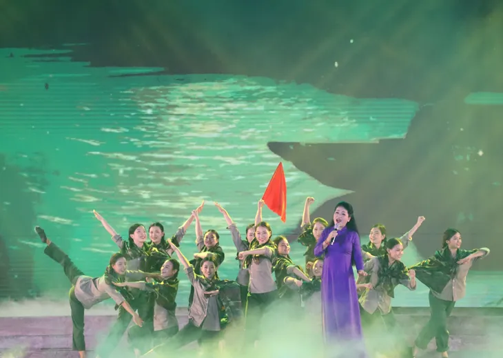 Phó Chủ tịch nước dự Chương trình nghệ thuật “Cõi thiêng Đồng Lộc - nối mạch ngàn năm” - Ảnh 5.