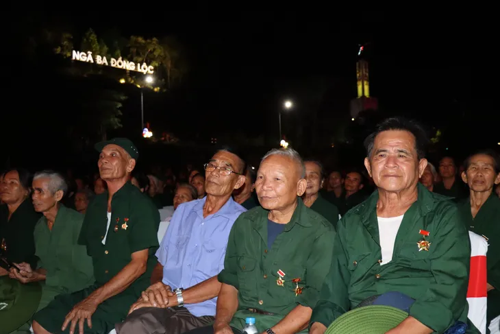 Phó Chủ tịch nước dự Chương trình nghệ thuật “Cõi thiêng Đồng Lộc - nối mạch ngàn năm” - Ảnh 2.