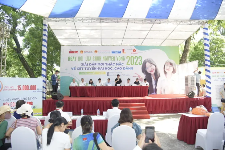Đăng ký xét tuyển 2023: Không nên ‘bỏ trứng vào 1 giỏ’, cần có chiến thuật chọn trúng, chọn đúng - Ảnh 3. Đăng ký xét tuyển 2023: Không nên ‘bỏ trứng vào 1 giỏ’, cần có chiến thuật chọn trúng, chọn đúng - Ảnh 3.