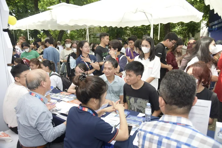 Đăng ký xét tuyển 2023: Không nên ‘bỏ trứng vào 1 giỏ’, cần có chiến thuật chọn trúng, chọn đúng - Ảnh 11. Đăng ký xét tuyển 2023: Không nên ‘bỏ trứng vào 1 giỏ’, cần có chiến thuật chọn trúng, chọn đúng - Ảnh 11.