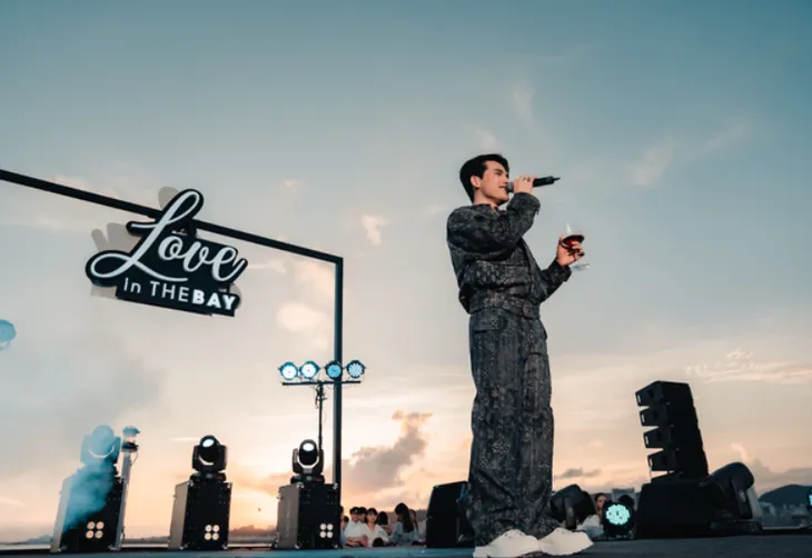 Quốc Thiên, Isaac đo độ đẹp trai trong đêm nhạc Thương, hát cho em - Ảnh 1. Quốc Thiên, Isaac đo độ đẹp trai trong đêm nhạc Thương, hát cho em - Ảnh 1.