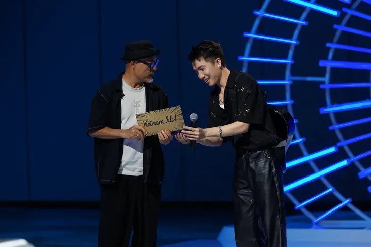 Vietnam Idol: Mỹ Tâm rời khỏi ghế giám khảo, ra quyết định bất ngờ - Ảnh 4. Vietnam Idol: Mỹ Tâm rời khỏi ghế giám khảo, ra quyết định bất ngờ - Ảnh 4.