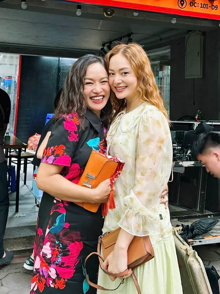 Diễn viên Việt tuần qua: Lã Thanh Huyền gặp lại Kim Tuyến, Lan Phương khoe mẹ ruột - Ảnh 13. Diễn viên Việt tuần qua: Lã Thanh Huyền gặp lại Kim Tuyến, Lan Phương khoe mẹ ruột - Ảnh 13.
