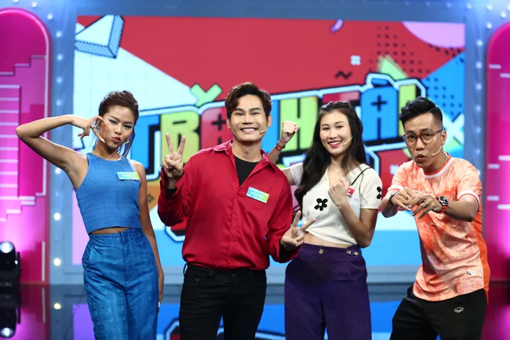 Dàn MC đổ bộ tại Tranh tài đoán ý, chiếm sóng của MC Đại Nghĩa - Ảnh 2. Dàn MC đổ bộ tại Tranh tài đoán ý, chiếm sóng của MC Đại Nghĩa - Ảnh 2.