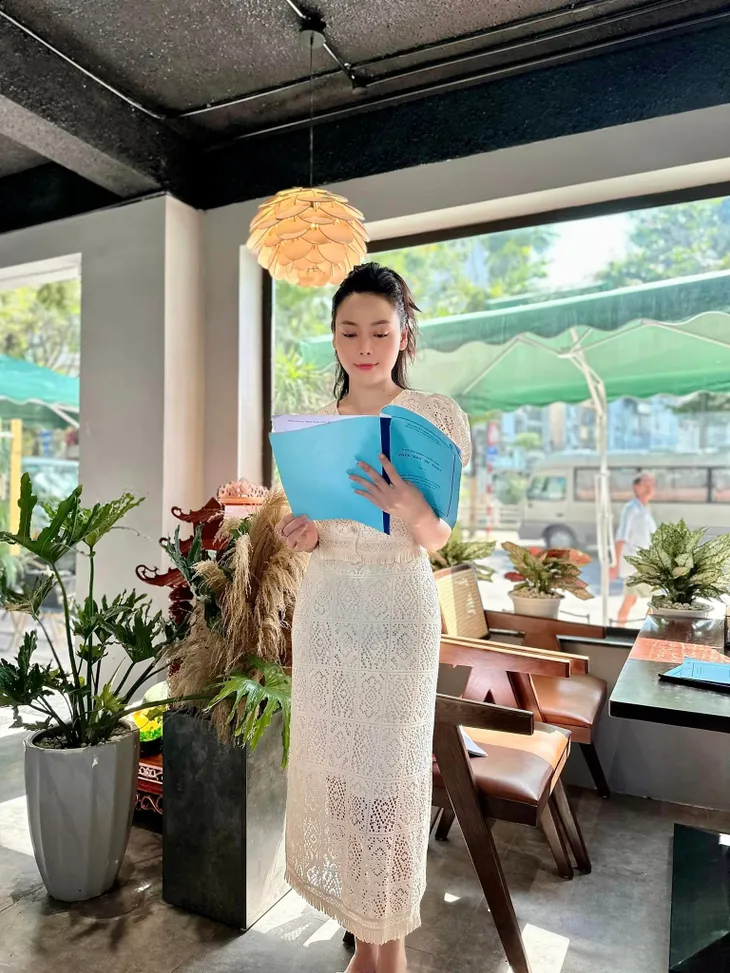 Phim mới VFC: Cá đông lạnh Bảo Anh có thêm Mù tạt Huyền Trang - Ảnh 10. Phim mới VFC: Cá đông lạnh Bảo Anh có thêm Mù tạt Huyền Trang - Ảnh 10.