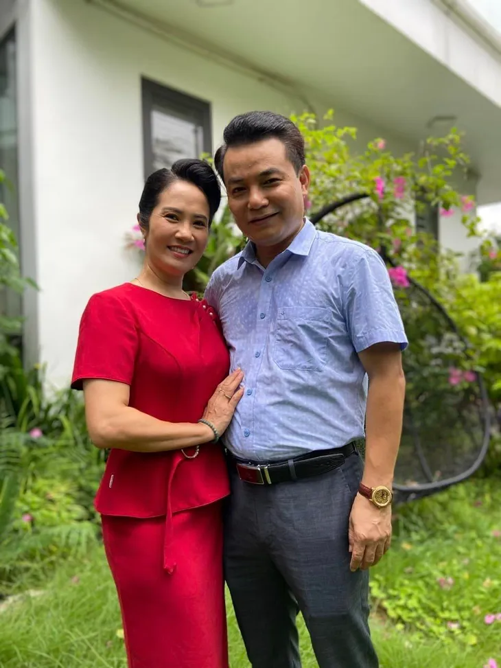 Hé lộ gia đình nhỏ của Huỳnh Anh trong phim mới - Ảnh 3. Hé lộ gia đình nhỏ của Huỳnh Anh trong phim mới - Ảnh 3.