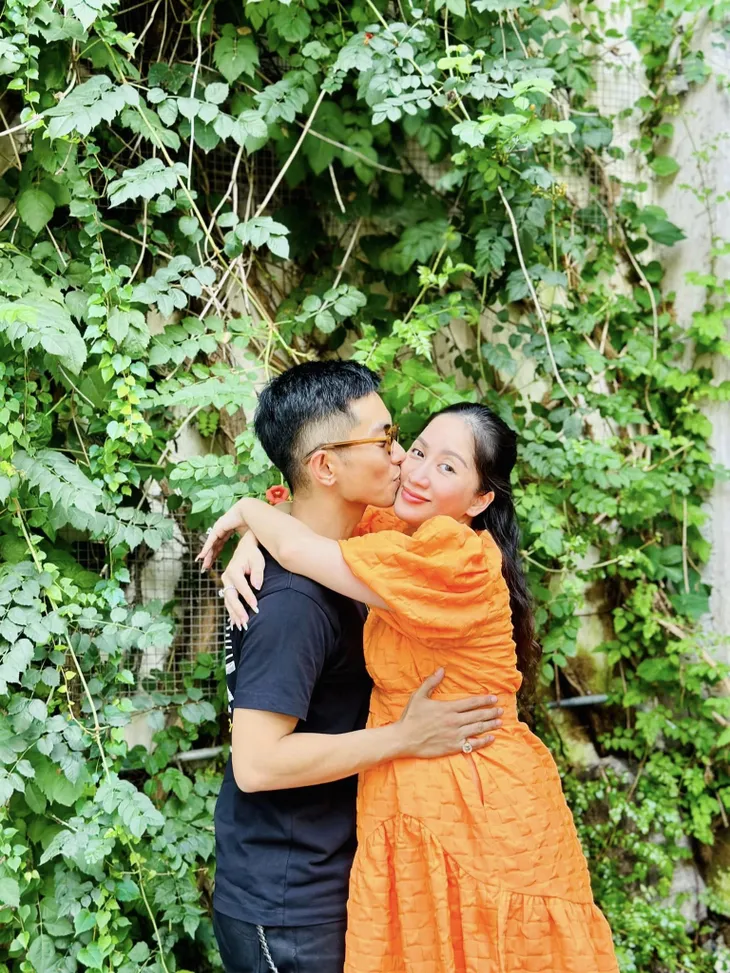 Đức Phúc bị đánh te tua, mẹ con Thảo Trang đến chơi nhà Hồng Nhung tại Pháp - Ảnh 6. Đức Phúc bị đánh te tua, mẹ con Thảo Trang đến chơi nhà Hồng Nhung tại Pháp - Ảnh 6.