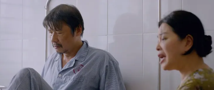 Món quà của cha - Tập 4: Ngày giỗ mẹ, Nghĩa suýt để lộ chuyện Hiếu là con nuôi - Ảnh 7.