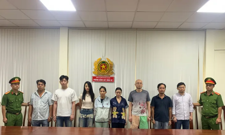 Triệt phá hai nhà hàng hoạt động mại dâm, chỉ tiếp khách nước ngoài - Ảnh 2. Triệt phá hai nhà hàng hoạt động mại dâm, chỉ tiếp khách nước ngoài - Ảnh 2.