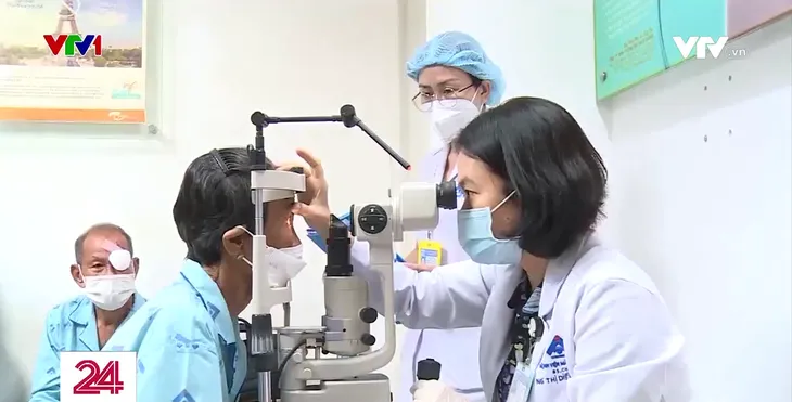 TP Hồ Chí Minh: Quá tải phẫu thuật đục thủy tinh thể - Ảnh 5. TP Hồ Chí Minh: Quá tải phẫu thuật đục thủy tinh thể - Ảnh 5.