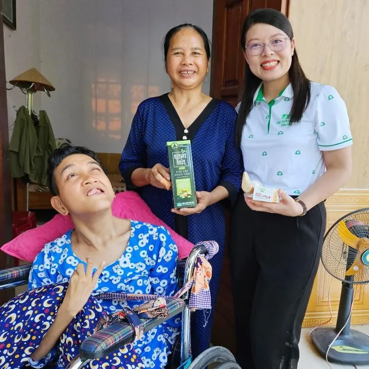 Dược phẩm Hoa Linh tri ân người có công với cách mạng dịp 27/7 - Ảnh 3. Dược phẩm Hoa Linh tri ân người có công với cách mạng dịp 27/7 - Ảnh 3.