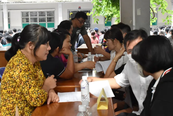 Các trường THPT đẩy mạnh tư vấn môn học tự chọn cho học sinh lớp 10 - Ảnh 2.