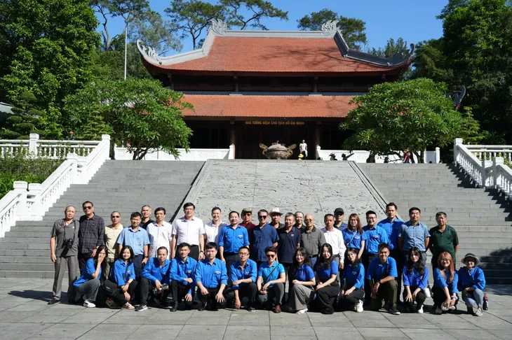 Tuổi trẻ VTV tri ân các anh hùng liệt sĩ, Mẹ Việt Nam anh hùng, thương bệnh binh và gia đình chính sách - Ảnh 9. Tuổi trẻ VTV tri ân các anh hùng liệt sĩ, Mẹ Việt Nam anh hùng, thương bệnh binh và gia đình chính sách - Ảnh 9.