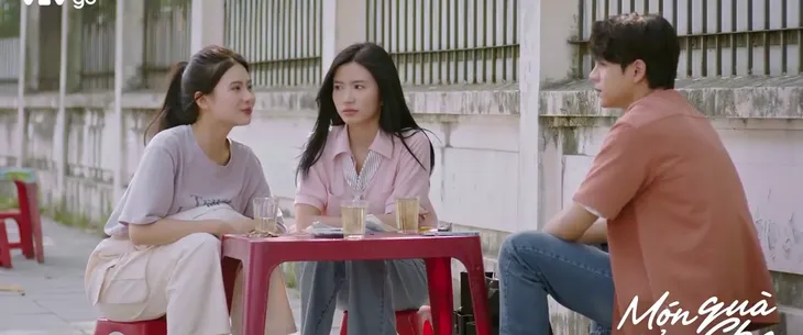 Món quà của cha - Tập 6: Phi xúi Thảo - Ngọc giả làm đôi yêu nhau - Ảnh 1. Món quà của cha - Tập 6: Phi xúi Thảo - Ngọc giả làm đôi yêu nhau - Ảnh 1.