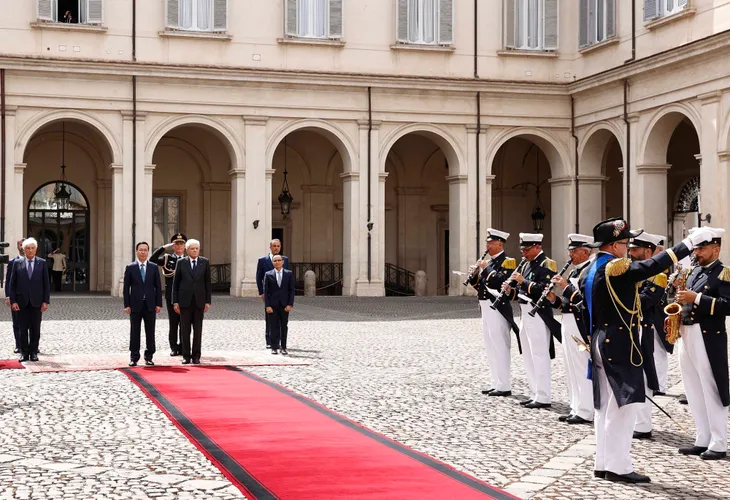 Lễ đón chính thức Chủ tịch nước Võ Văn Thưởng thăm cấp nhà nước tới Italy - Ảnh 2. Lễ đón chính thức Chủ tịch nước Võ Văn Thưởng thăm cấp nhà nước tới Italy - Ảnh 2.
