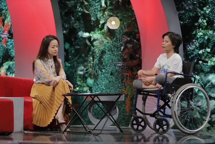 Trạm yêu thương: Họa sĩ khuyết tật vẽ bức tranh cuộc đời bằng sự lạc quan - Ảnh 2. Trạm yêu thương: Họa sĩ khuyết tật vẽ bức tranh cuộc đời bằng sự lạc quan - Ảnh 2.
