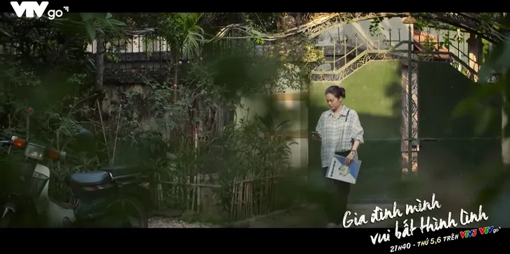 Gia đình mình vui bất thình lình - Tập 42: Phương ngớ người biết Công nghỉ việc - Ảnh 1. Gia đình mình vui bất thình lình - Tập 42: Phương ngớ người biết Công nghỉ việc - Ảnh 1.