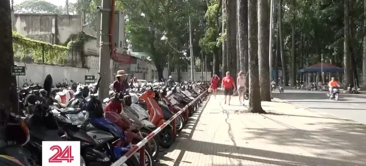 Cho thuê vỉa hè, lòng đường ở TP Hồ Chí Minh: Nhiều ý kiến khác nhau - Ảnh 1. Cho thuê vỉa hè, lòng đường ở TP Hồ Chí Minh: Nhiều ý kiến khác nhau - Ảnh 1.