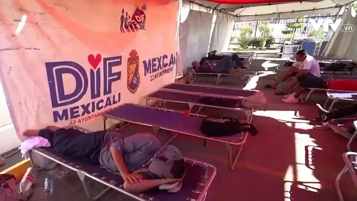 Tử vong do nắng nóng ở Mexico đã lên tới 249 người - Ảnh 2. Tử vong do nắng nóng ở Mexico đã lên tới 249 người - Ảnh 2.