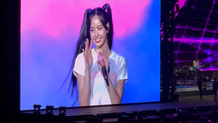 BLACKPINK dẫn đần xu hướng trên mạng xã hội trong đêm concert tại Hà Nội - Ảnh 1. BLACKPINK dẫn đần xu hướng trên mạng xã hội trong đêm concert tại Hà Nội - Ảnh 1.