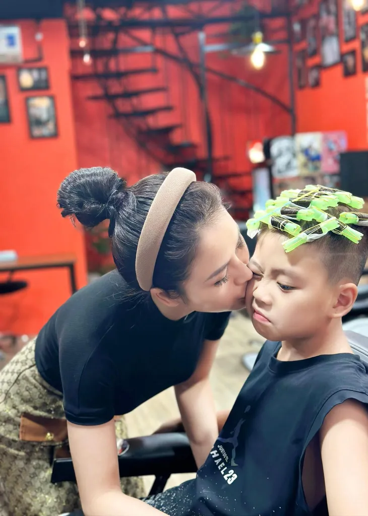 Diễn viên Việt tuần qua: Việt Hoa tự tin khoe mặt mộc, Bảo Thanh đi nghỉ dưỡng sang trọng - Ảnh 14. Diễn viên Việt tuần qua: Việt Hoa tự tin khoe mặt mộc, Bảo Thanh đi nghỉ dưỡng sang trọng - Ảnh 14.