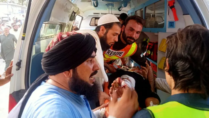 Đánh bom tự sát trong cuộc biểu tình ở Pakistan khiến ít nhất 55 người thiệt mạng - Ảnh 1. Đánh bom tự sát trong cuộc biểu tình ở Pakistan khiến ít nhất 55 người thiệt mạng - Ảnh 1.