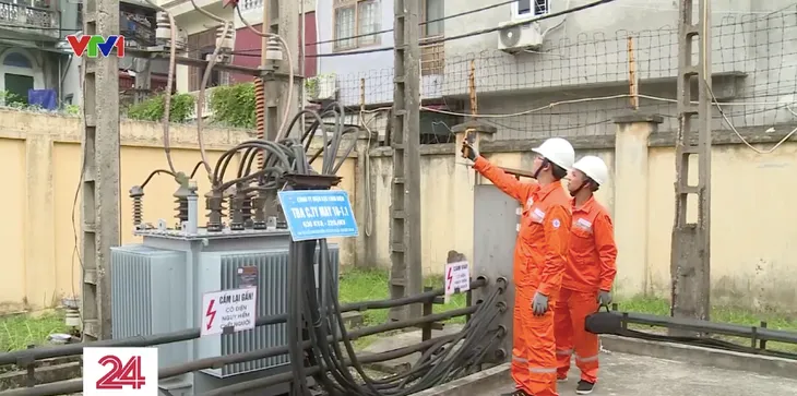 Nhiều doanh nghiệp cắt giảm phụ tải để tiết kiệm điện - Ảnh 2. Nhiều doanh nghiệp cắt giảm phụ tải để tiết kiệm điện - Ảnh 2.