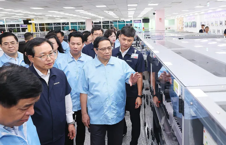 Thủ tướng làm việc với Công ty Samsung Electronics Việt Nam - Ảnh 3. Thủ tướng làm việc với Công ty Samsung Electronics Việt Nam - Ảnh 3.