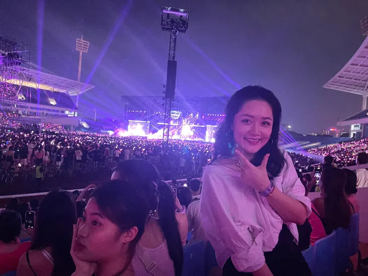 Loạt BTV, MC nổi tiếng quẩy hết mình tại Born Pink - Ảnh 8. Loạt BTV, MC nổi tiếng quẩy hết mình tại Born Pink - Ảnh 8.