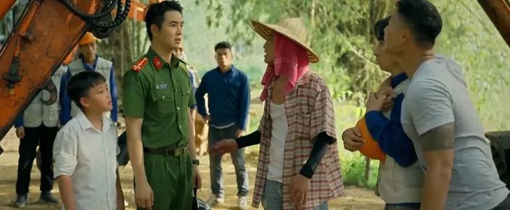Làng trong phố - Tập 1: Mất ao cá, Mến - Hiếu đau đầu tìm kế sinh nhai - Ảnh 3. Làng trong phố - Tập 1: Mất ao cá, Mến - Hiếu đau đầu tìm kế sinh nhai - Ảnh 3.