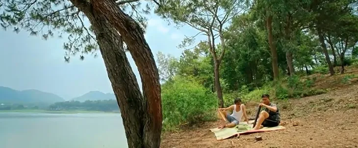 Làng trong phố - Tập 1: Mất ao cá, Mến - Hiếu đau đầu tìm kế sinh nhai - Ảnh 11. Làng trong phố - Tập 1: Mất ao cá, Mến - Hiếu đau đầu tìm kế sinh nhai - Ảnh 11.